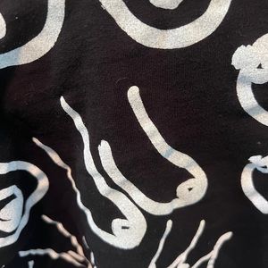 Gravel And Gold California “boobs” sweatshirt. Size 4 is = an XL or US 14/16.